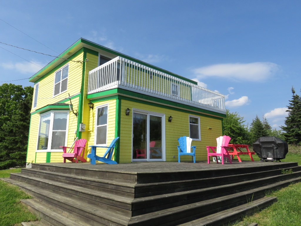 Bright View Cottage - family friendly cottage for weekend getaways. Rockland, Nova Scotia.
