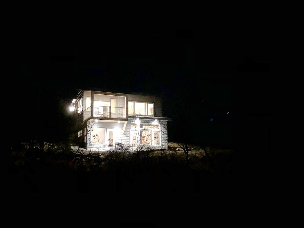 Neptunes Rise - secluded cottage for outdoor adventure getaways. Shelburne, Nova Scotia.